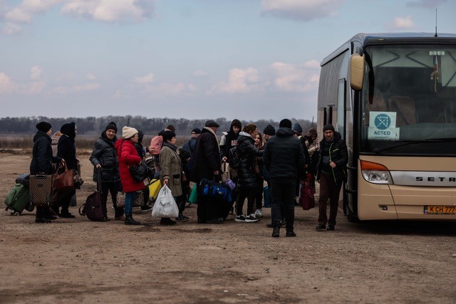Refugiados a fugir da guerra, na zona da fronteira da Ucrânia com a Moldávia