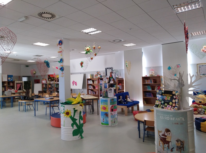 EB J&uacute;lio Dinis